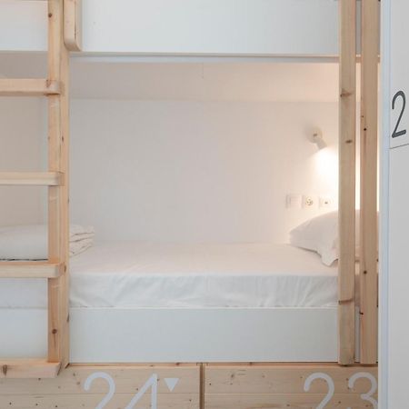 Bedspot Hostel Fira  Eksteriør billede