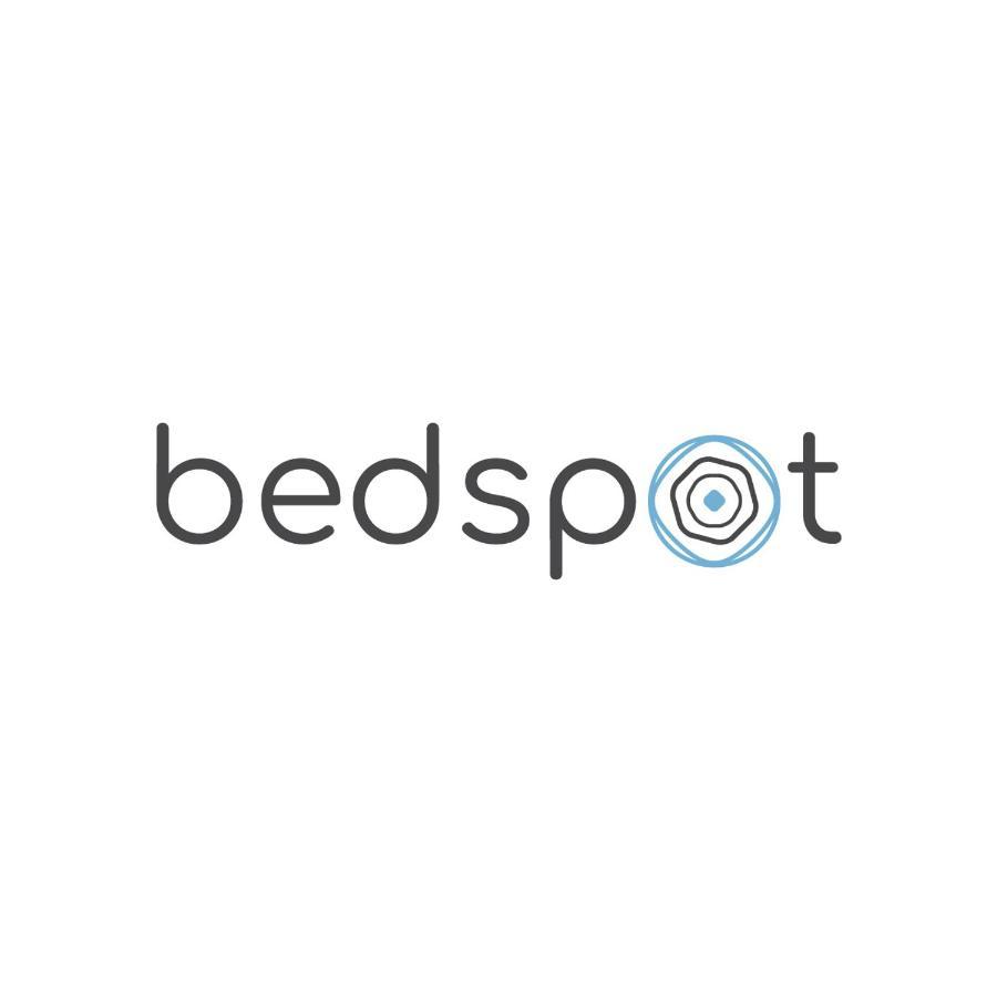 Bedspot Hostel Fira  Eksteriør billede
