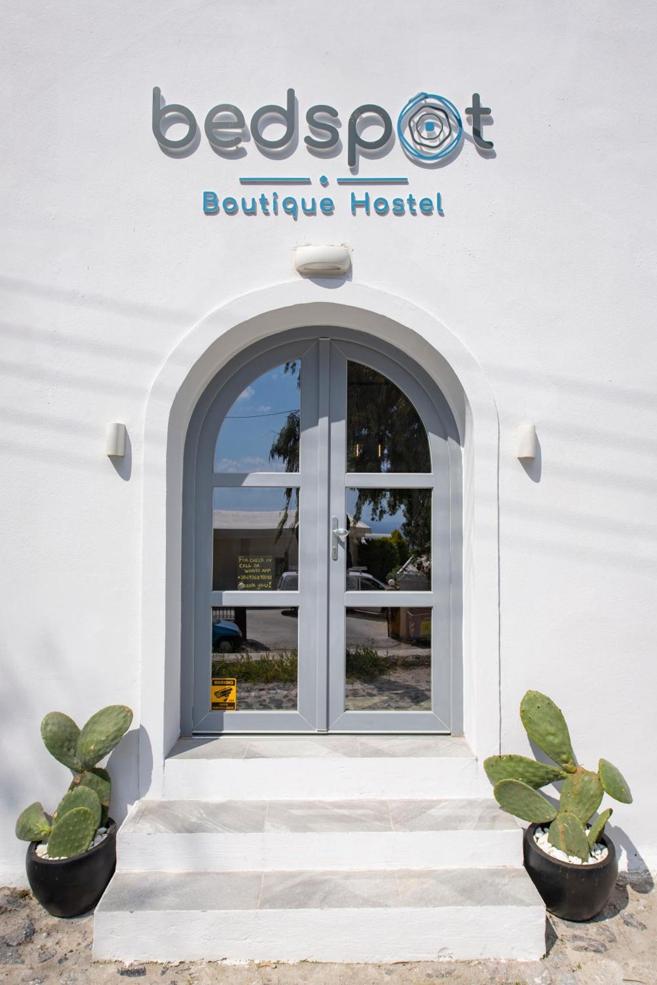 Bedspot Hostel Fira  Eksteriør billede