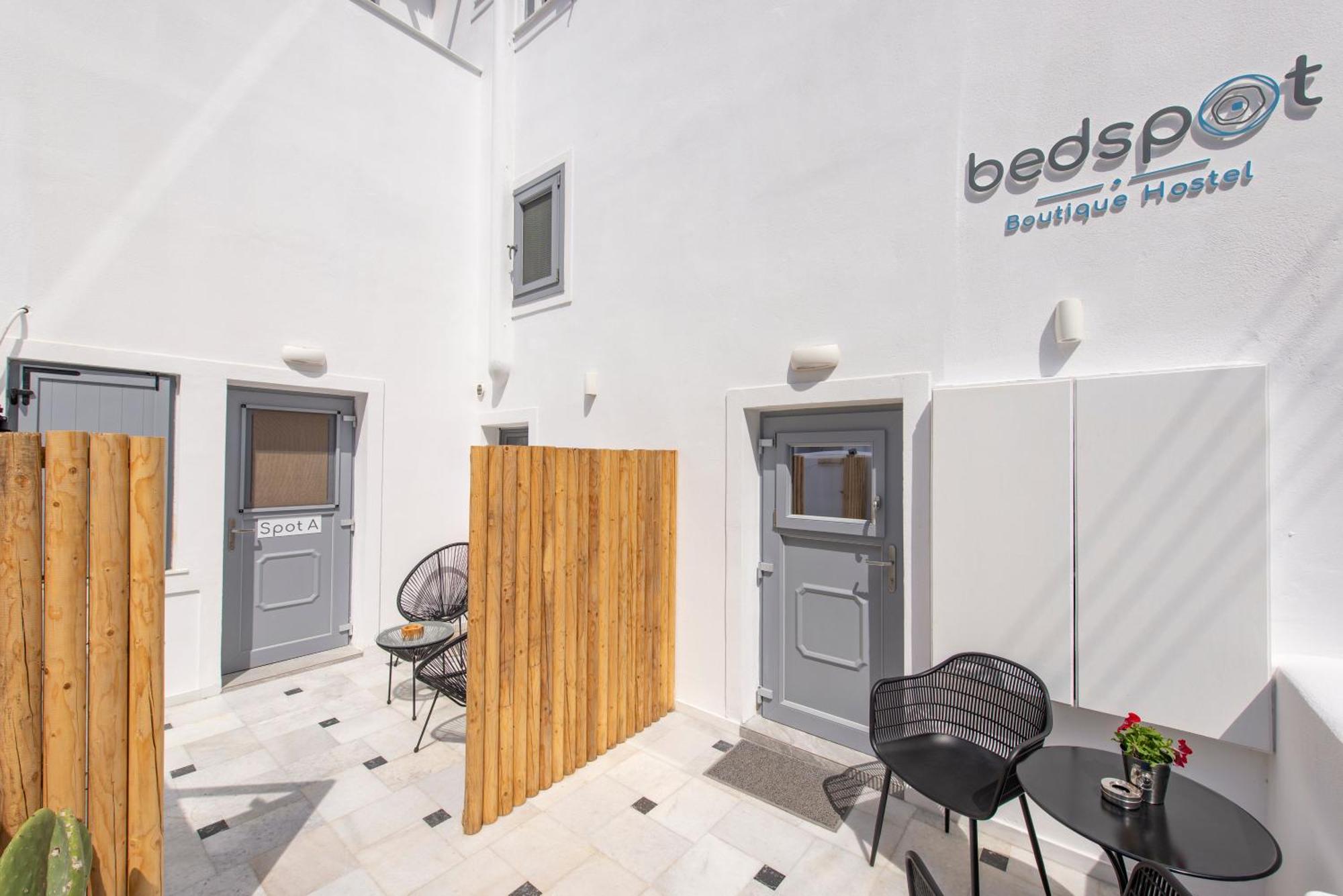 Bedspot Hostel Fira  Eksteriør billede